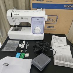 Maquina De Coser/ Sewing Machine 