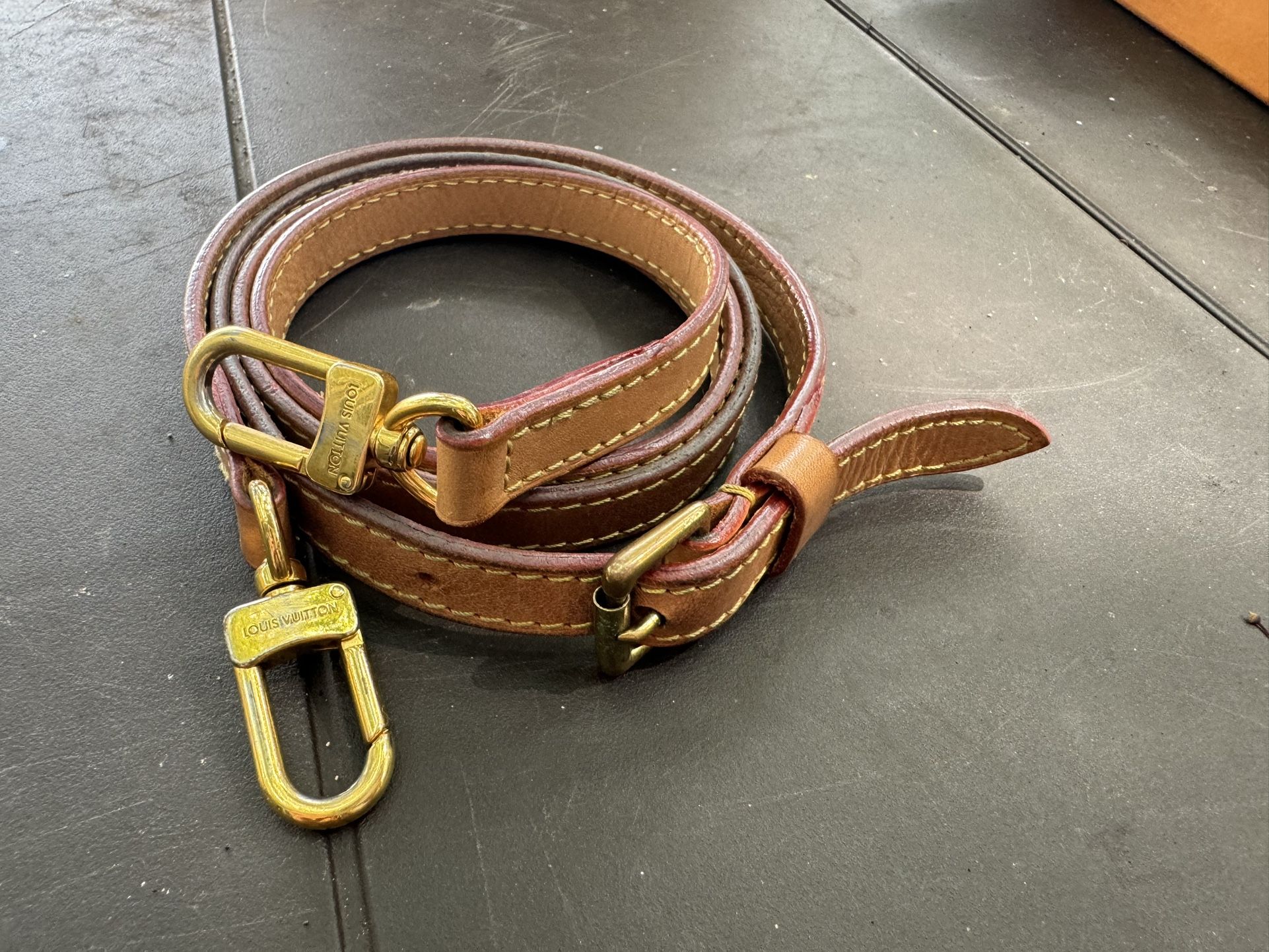 Louis Vuitton Adjustable Shoulder Strap J52312