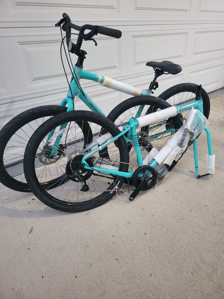 Specialized Roll 2.0 Size Medium  Or Xl Brand New  Med 490$ Xl 550$ 