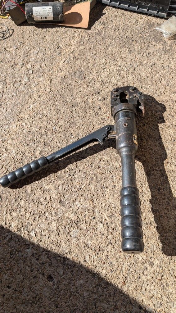 Huskie Manual Hydraulic cable cutters will cut guy wire also