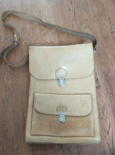 Vintage Leather satchel for Sale in Dearborn Heights, MI - OfferUp