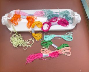 Loopdedoo Friendship Bracelet Maker - 1 Spinning Loom & Colors of Thread jewelry kit
