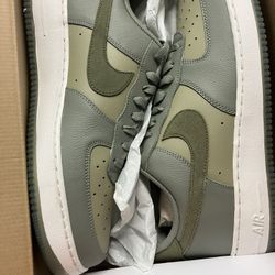 Men’s Nike Air Force Ones 
