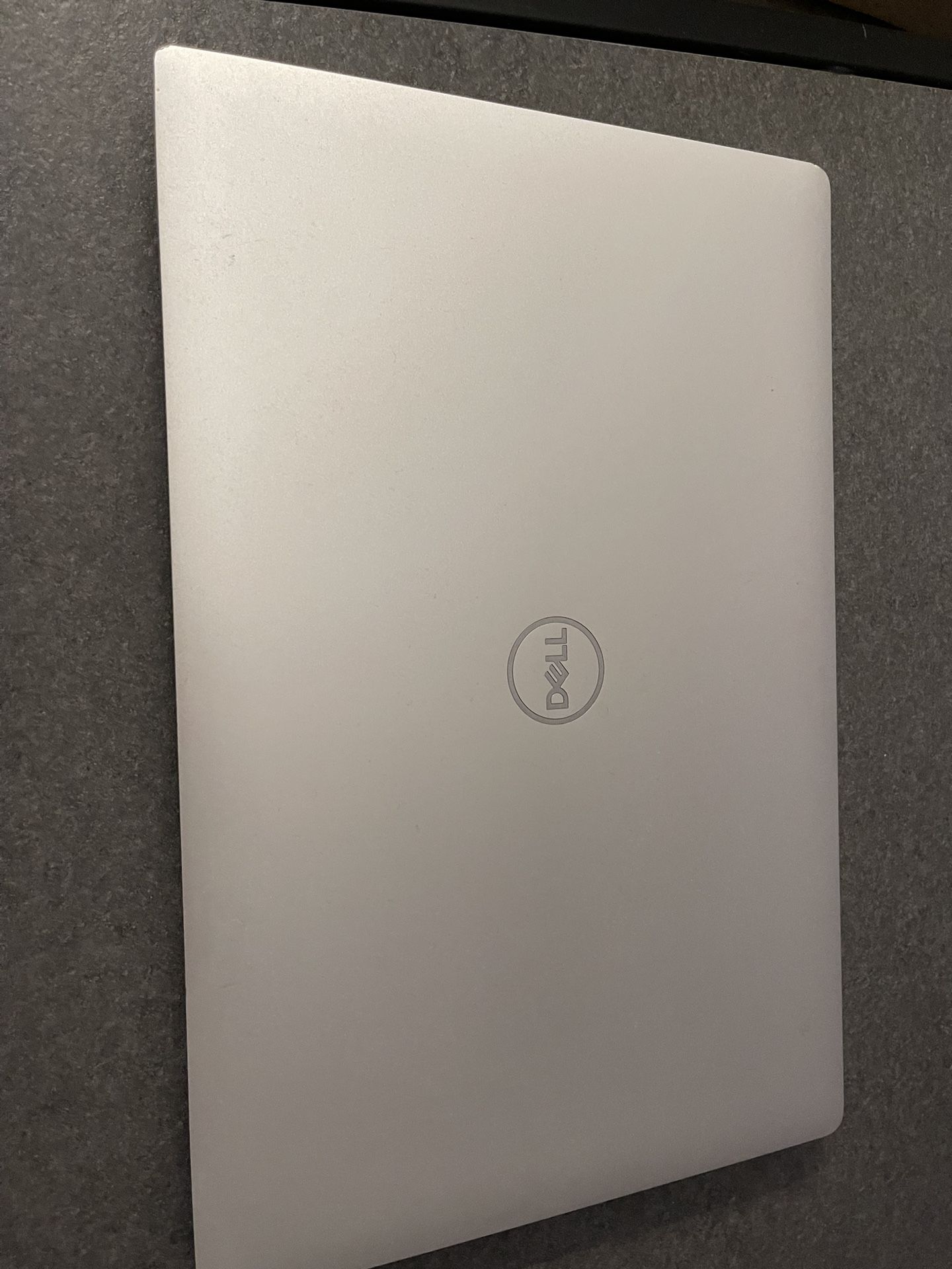 Dell XPS 15 (Broken - For Parts/Repair) - AS IS