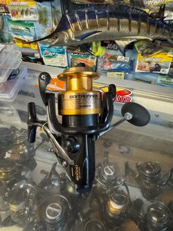 (Murrieta) New Shimano Bait 6000d runner salt and fresh water fishing reel.