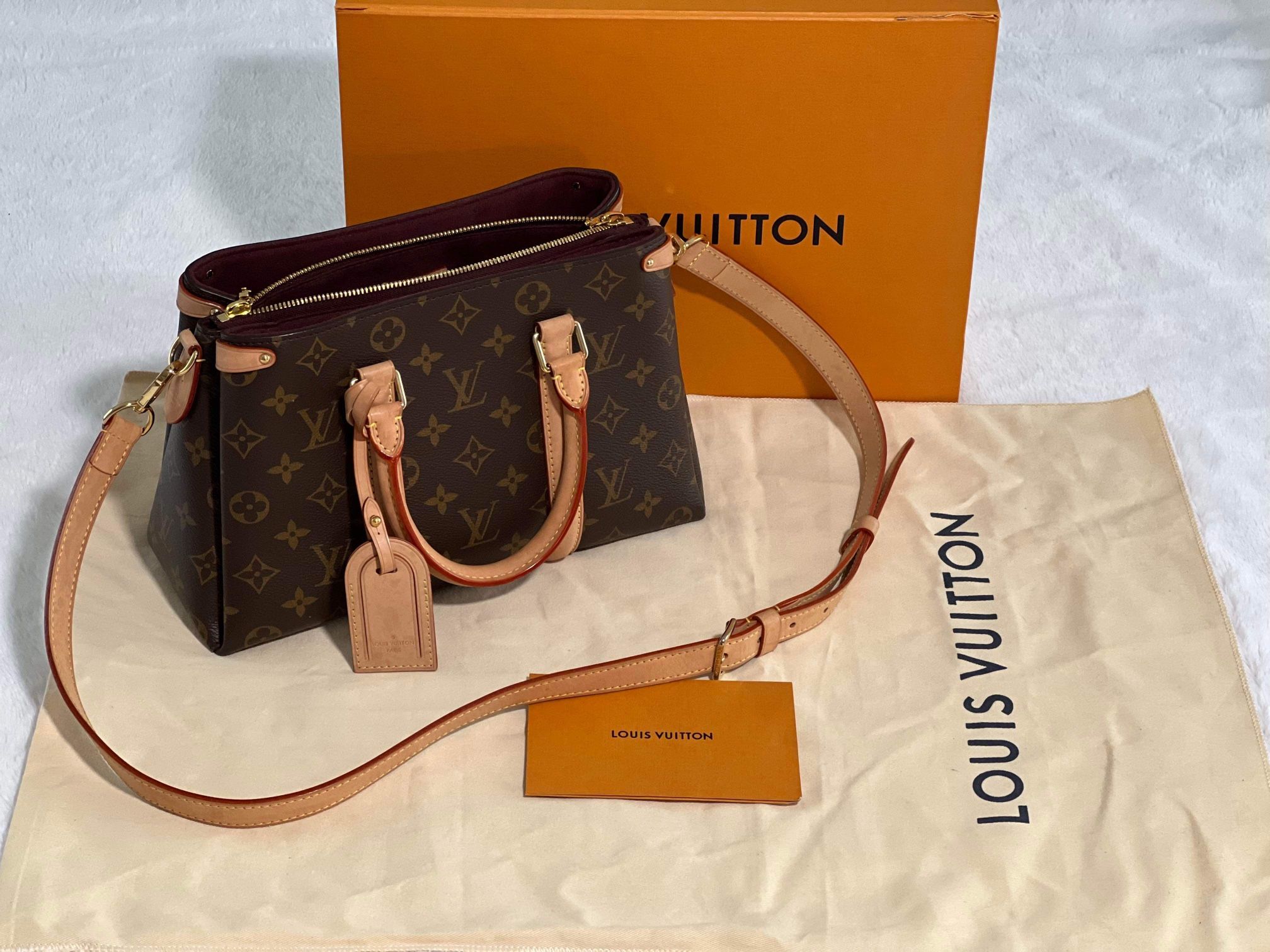 Louis Vuitton ( SOUFFLOT NV BB MNG NAT ) for Sale in Las Vegas, NV 