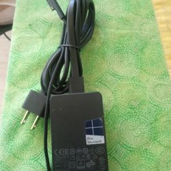 GENUINE MICROSOFT SURFACE 36W CHARGER 1625 FOR SURFACE PRO 3, PRO 4 /.  12V - 2.58A /. AC 5V - 1A