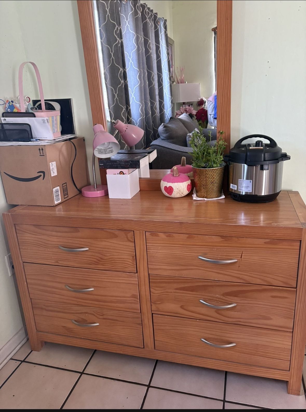 Dresser With Mirror