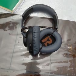 JBL Quantum 350s Black And Orange