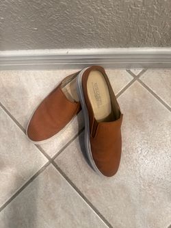 Size 8, only $10Nice sketchers slip on