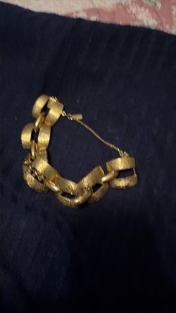 Monet bracket
