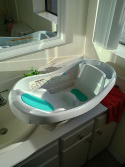 Baby bath tub