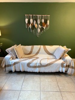 Sofa con Cojines