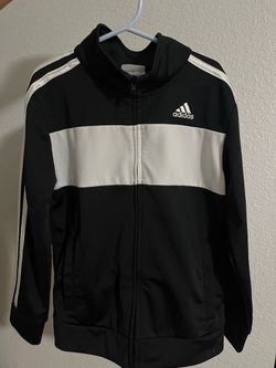 Boys adidas set size 7 track suit