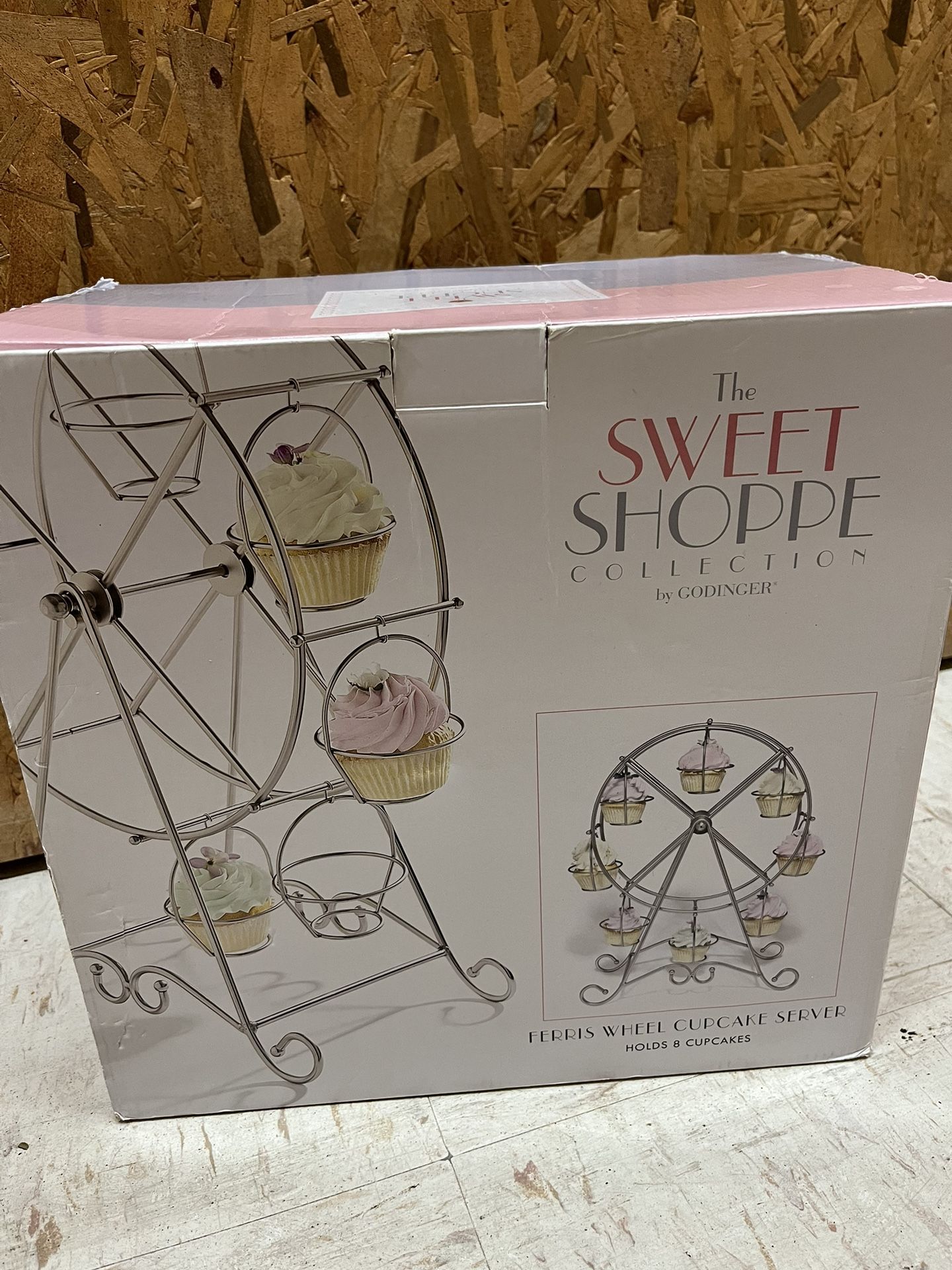 Godinger Ferris wheel cupcake server