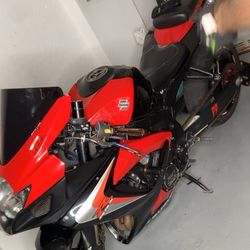 Suzuki Gsxr 750 Fairings Red And Black 
