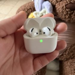 AirPods 4