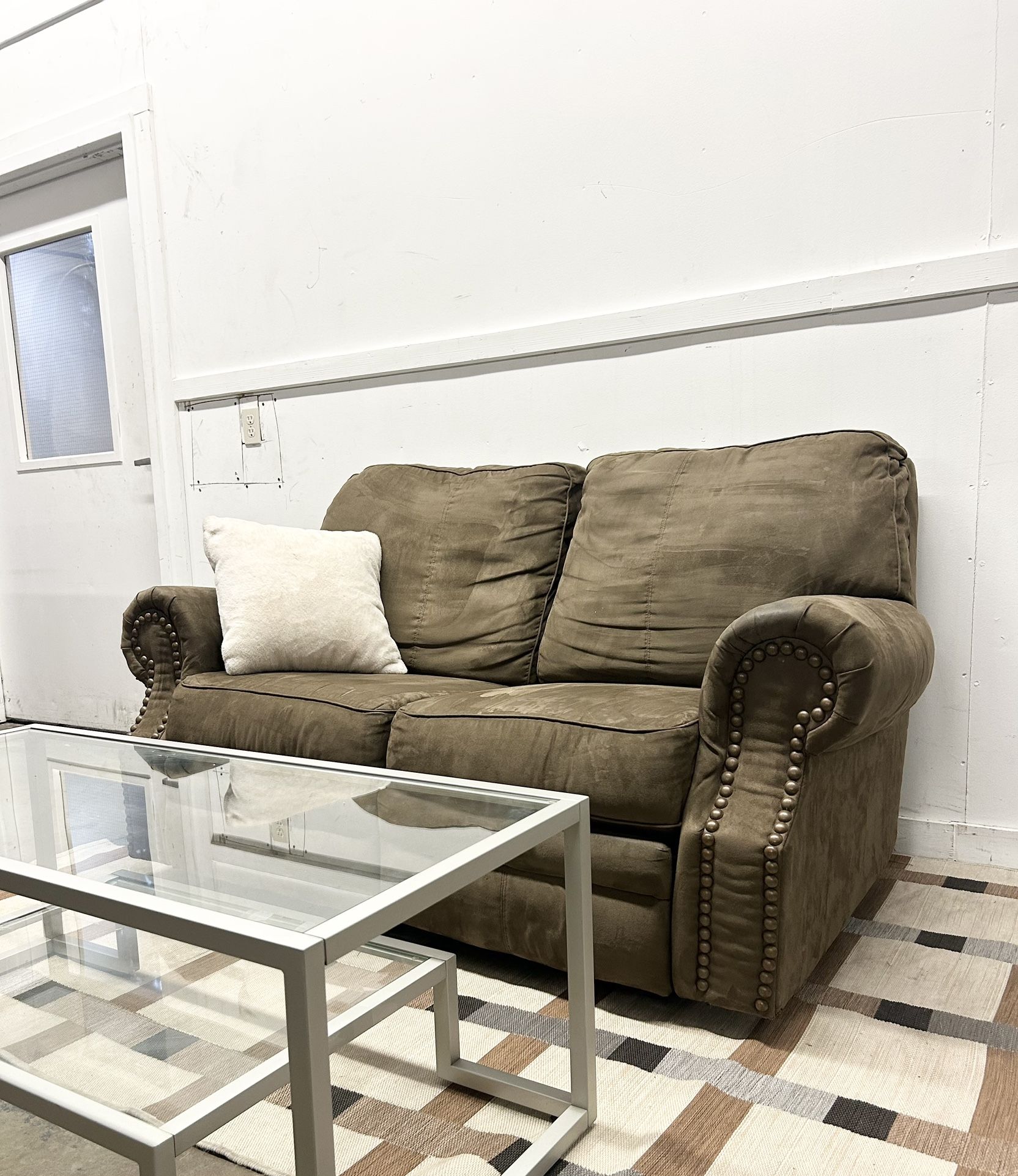 Loveseat Recliner Couch (Free Delivery)