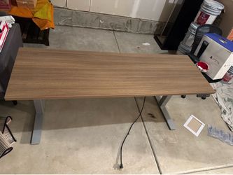 Height adjustable Desk
