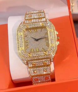 Luxury Gold Iced-Out Men’s Watch – Brand New – Gift Box Included