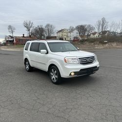 HONDA PILOT 2012 TOURING LOW MILES 