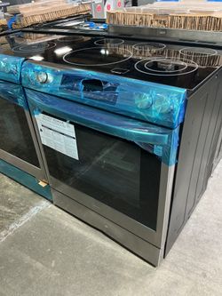 Midea MES30S2AST Electric Range (Open Box / Scratch & Dent)