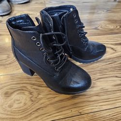 Heels Size 7 