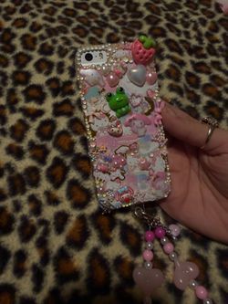 iPhone SE (2016) MINT CONDITION!!! With Y2K custom phone case!