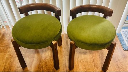 HEAH-YO Wood Vanity Chair with Back, Velvet Upholstered Small Ottoman Footstool, Mid-Century Modern Makeup Chair with Solid Wood Legs for Makeup Room 