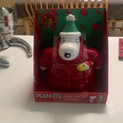 Peanuts Snoopy Cookie Jar New