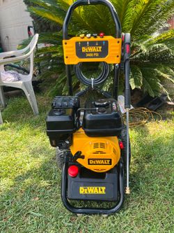 DEWALT
3400 PSI 2.5 GPM Gas Pressure Washer with Maintenance-Free Pump, Heavy-Duty Commercial Cold Water Power Washer