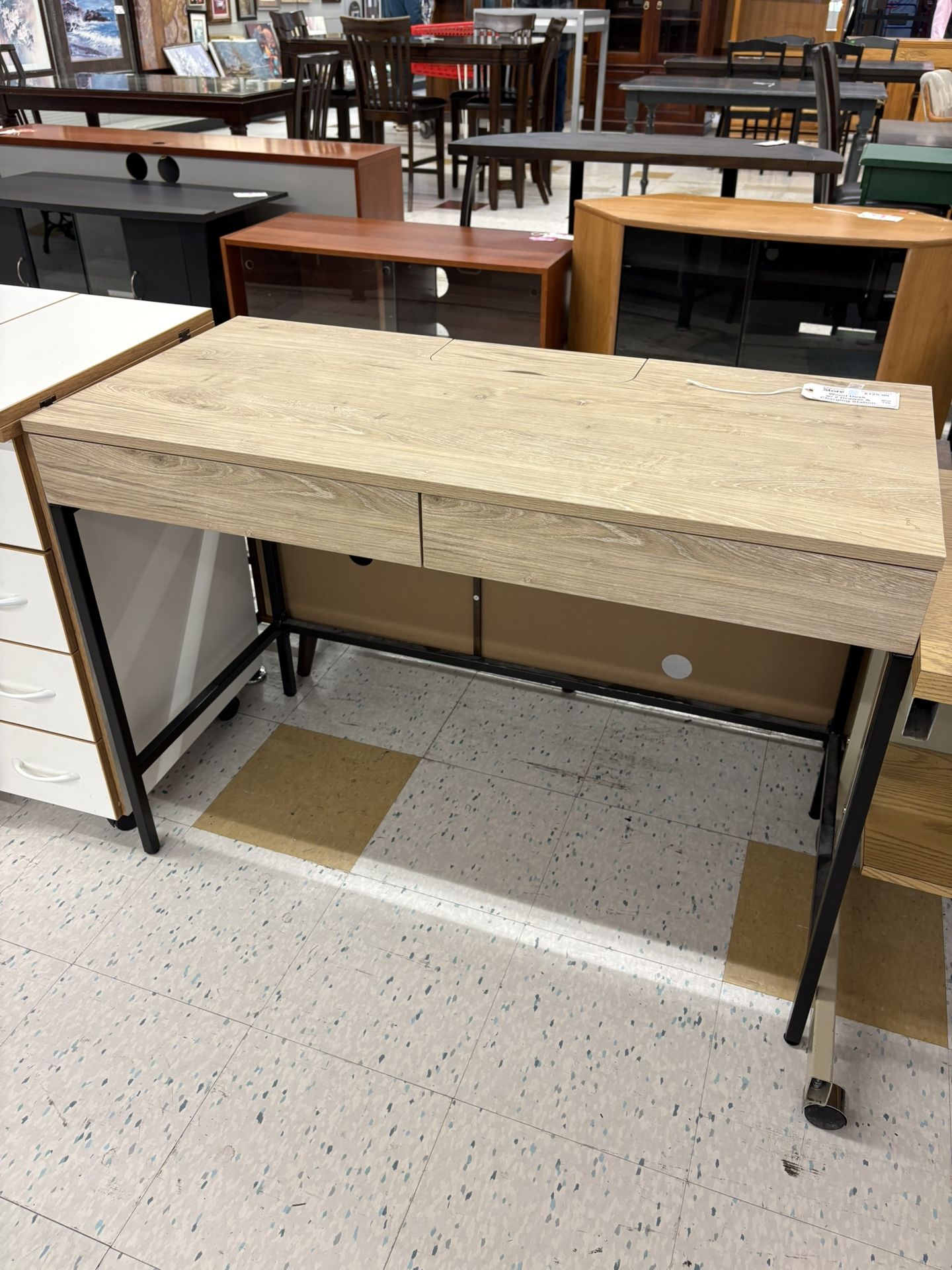Desk w/2 Drawers & Charging Station