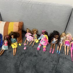 12 Barbie Dolls All Dressed 