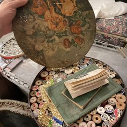 Assorted Vintage Thread Tin