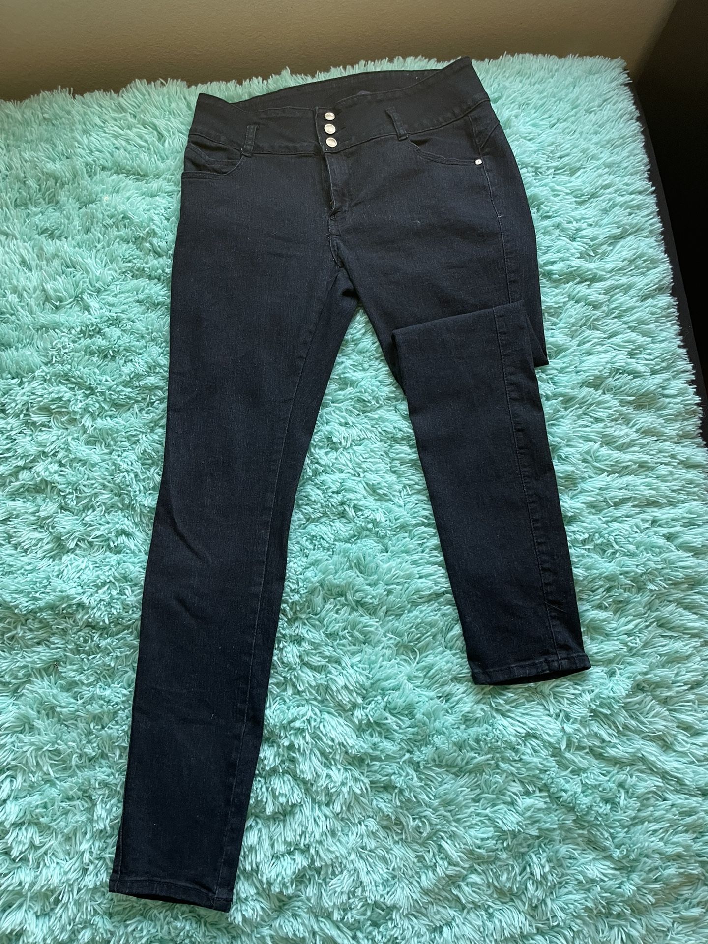 New Women’s Jeans Size 15