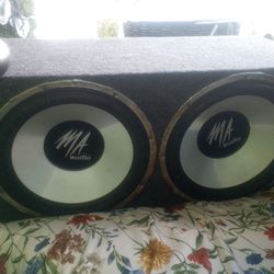 Complete Stereo System 2 15 Inch Subs & Amps