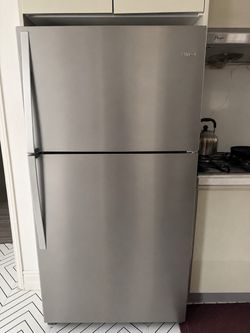 🧊✨Whirlpool WRT311FZDM1 20.5 Cu. Ft. Refrigerator ✨🧊