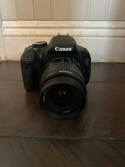 Canon Rebel T3i DSLR Camera