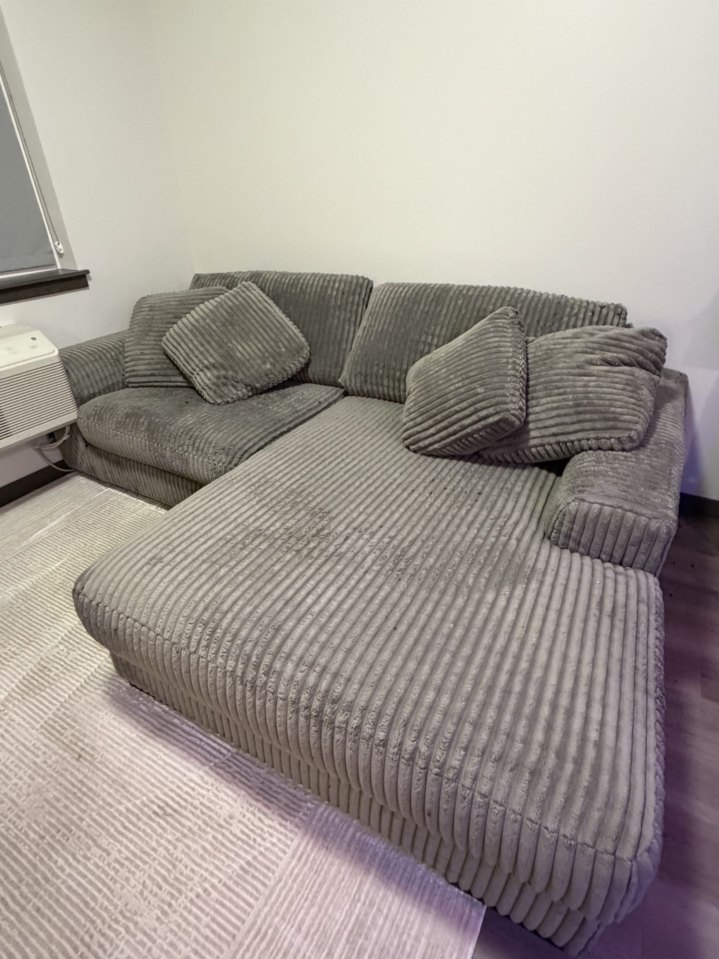2 Piece Sectional Couches W/Chaise, & 4 Pillows.
