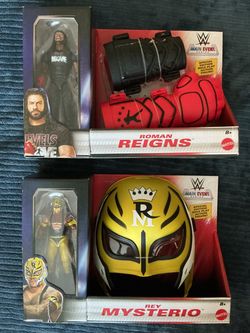 WWE Main Event Roman Reigns & Rey Mysterio Role Play Sets