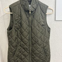 Old Navy Women’s Quilted Vest Small
