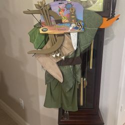 Brand new Peter Pan costume size 4 with accessories Disney store
