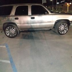 A Good Truck Third Row Seat 24-in Rims Good Title Pink Slip