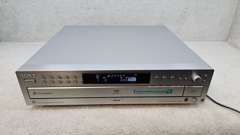 Sony SCD-C2000ES 5 Disc Super Audio CD Player- Silver - No Remote ES