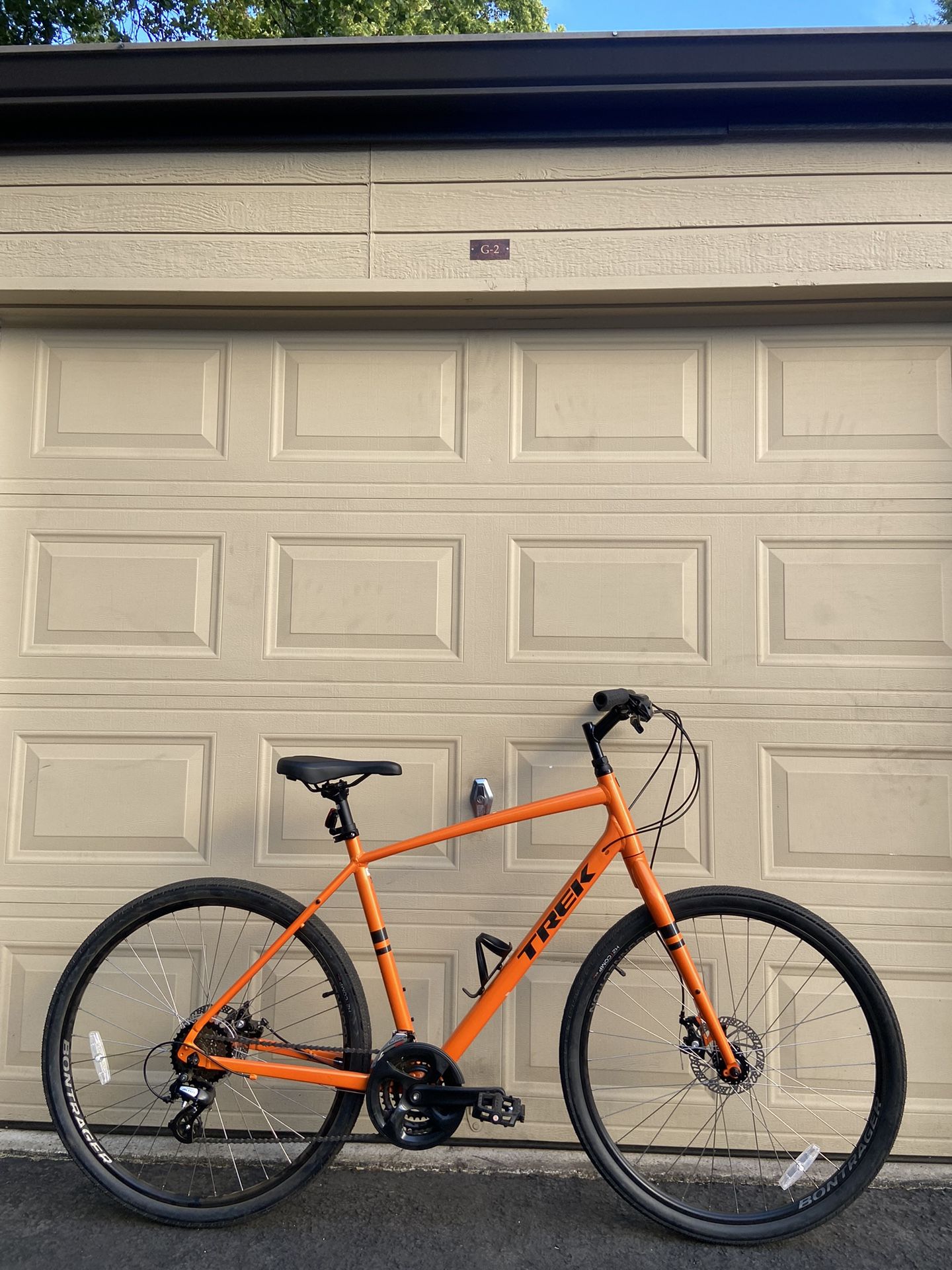 Trek Verve 1 Disc Hybrid Bicycle – XL Frame – 700c – 21-Speed Bike LIKE NEW