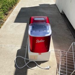 Ice maker