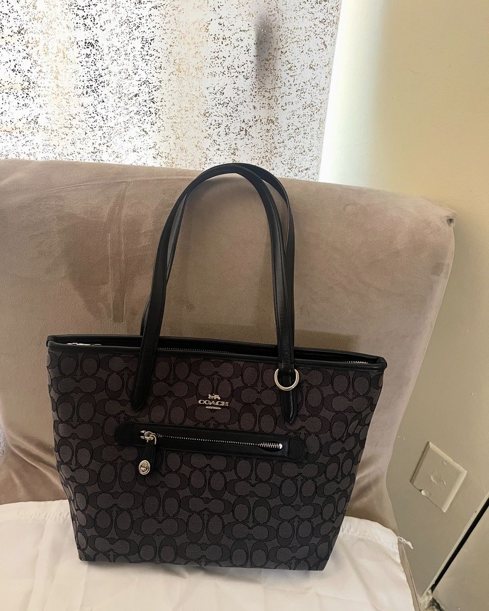 Coach Women’s Tote Bag With Dust Bag Details In Photos Pickup In Gaithersburg Md20877