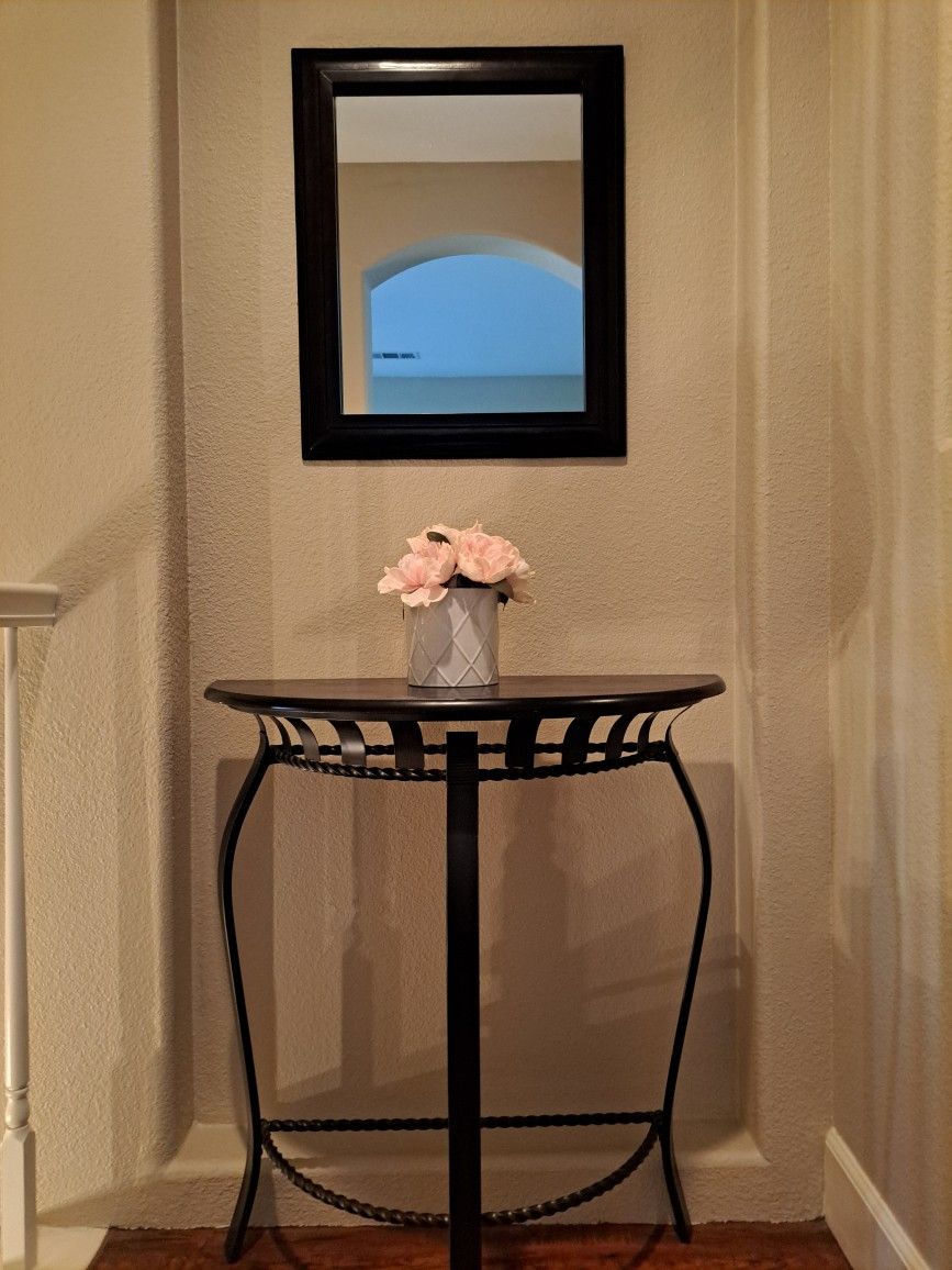 Table  And Mirror 