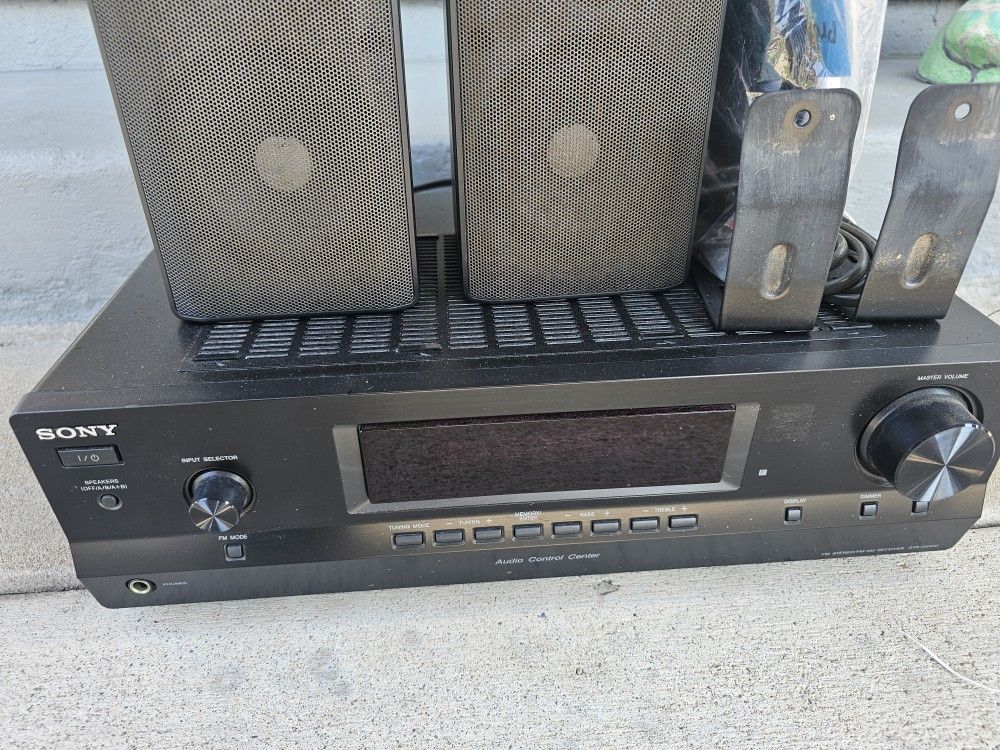 Sony Amplifier With Speakers 