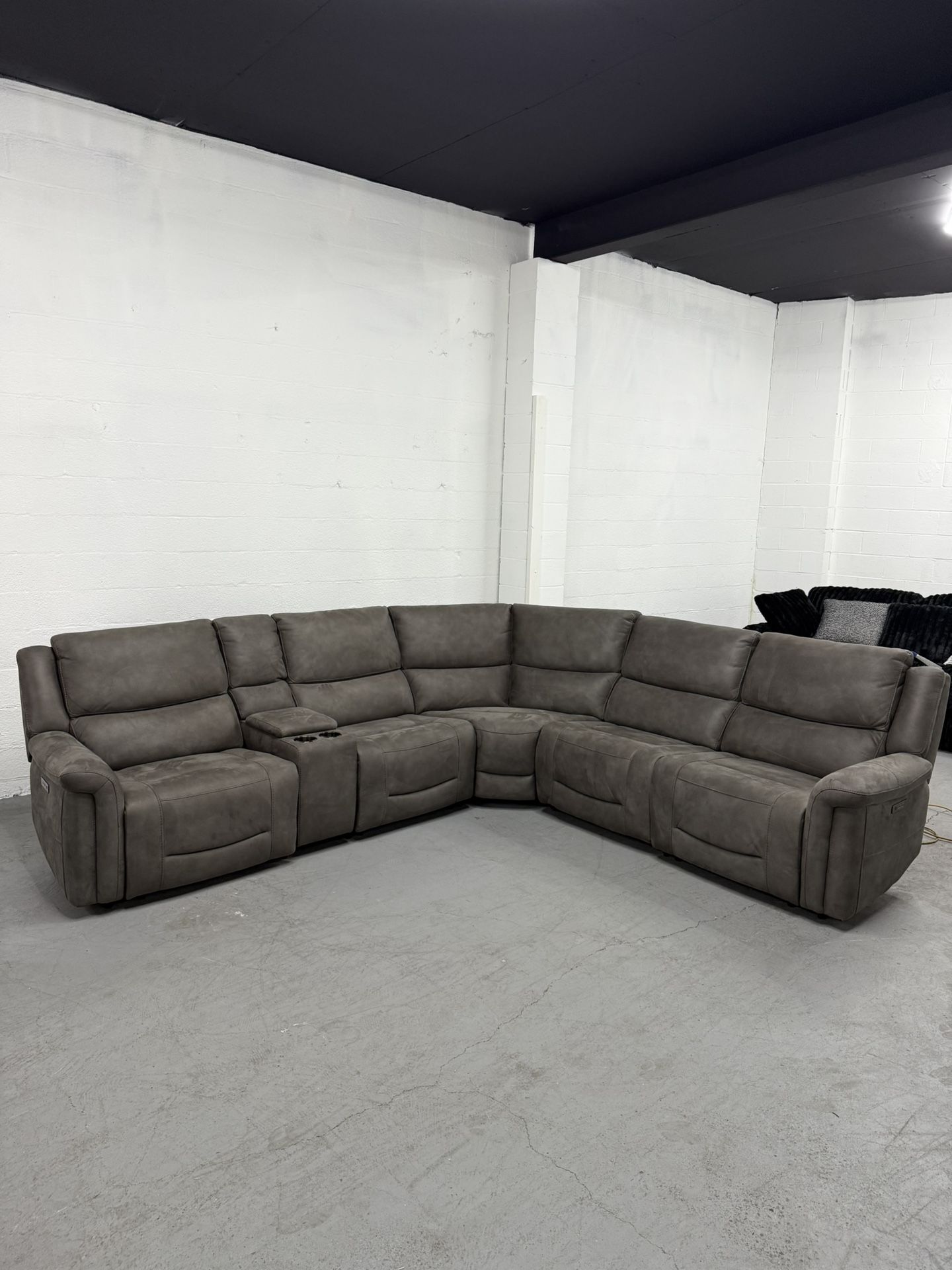 (Free Delivery) Carlin Power Gray Fabric Sectional Couch